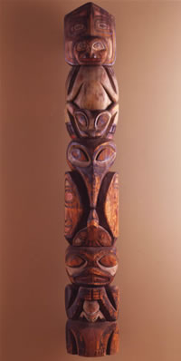 Photo of a totem pole