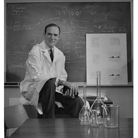 Dr. George Connell when he was chair of U of T’s biochemistry department, 1966. Photo: Courtesy U of T Archives B1998-0033/009P [721012-1]
