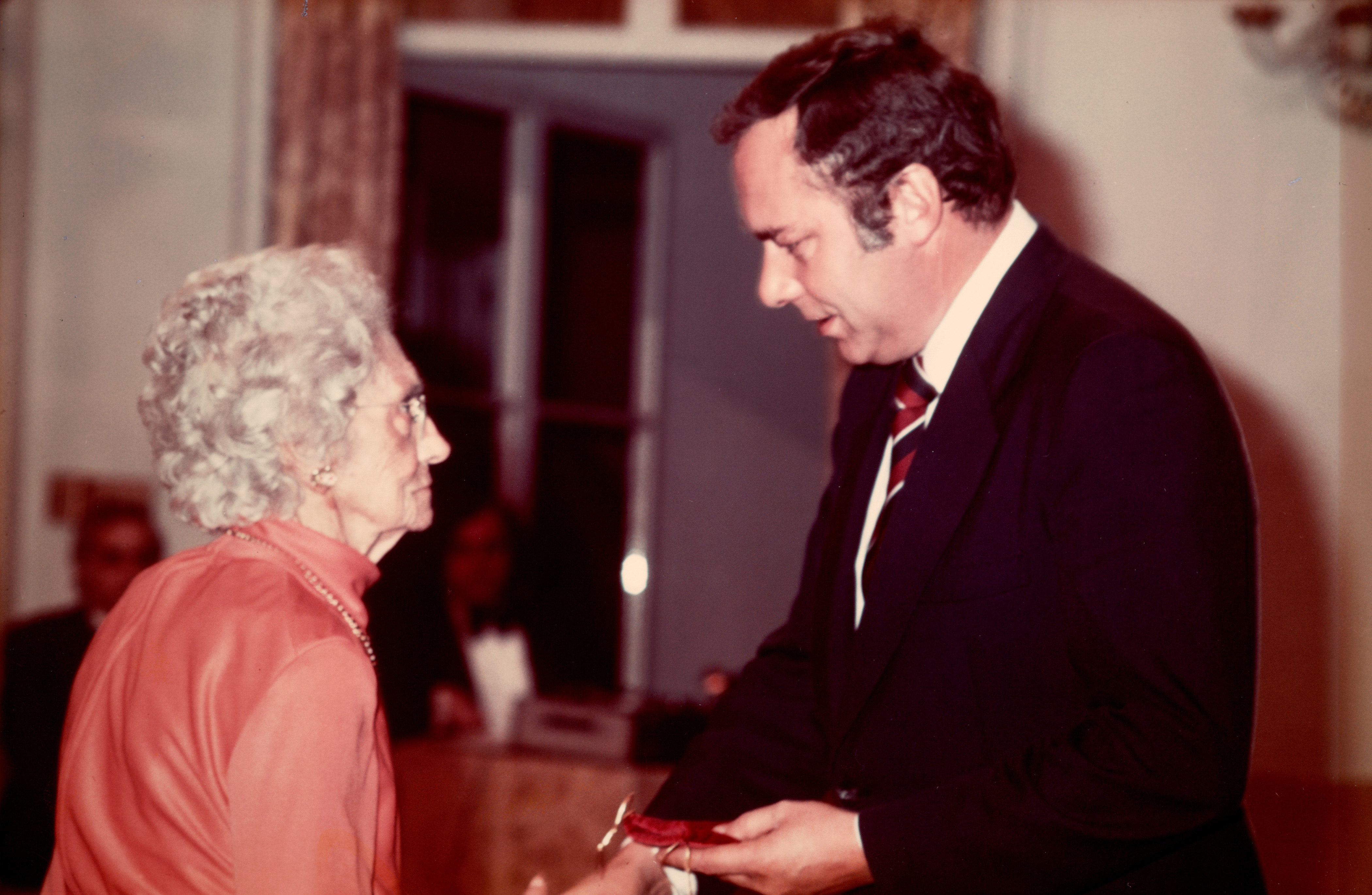 Dr Elizabeth Bagshaw, receives the Governor General's award for the Persons Case in 1979.